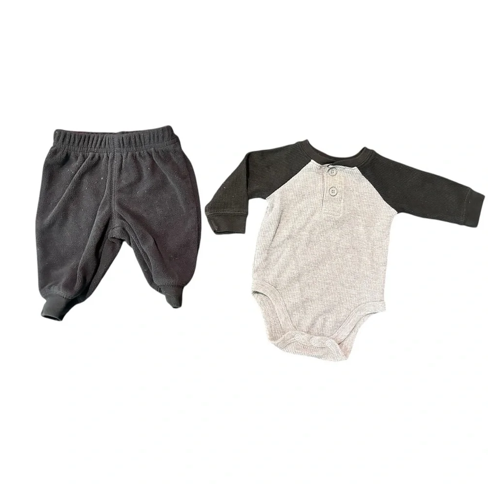 0-3 Month Baby Boy Clothing Bundle Outfits Hurley, Gerber, Rabbit + Bear & More - Picture 7 of 9